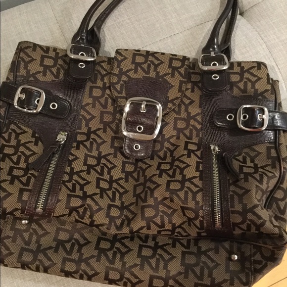 #bangles#dresses#designer bags #sarees from India - Picture 4 of 8